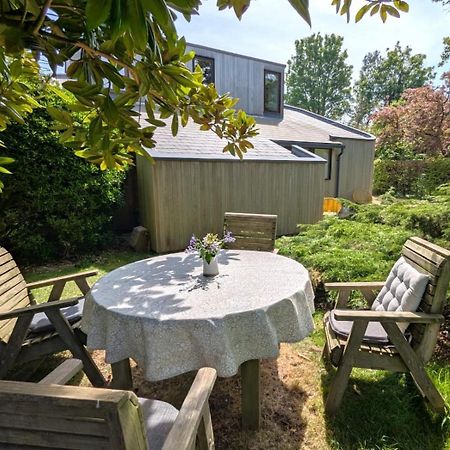 Unique & Rural Child Friendly Annexe With Large Gardens, Games & Tennis Court - Chichester Holiday Properties Kültér fotó