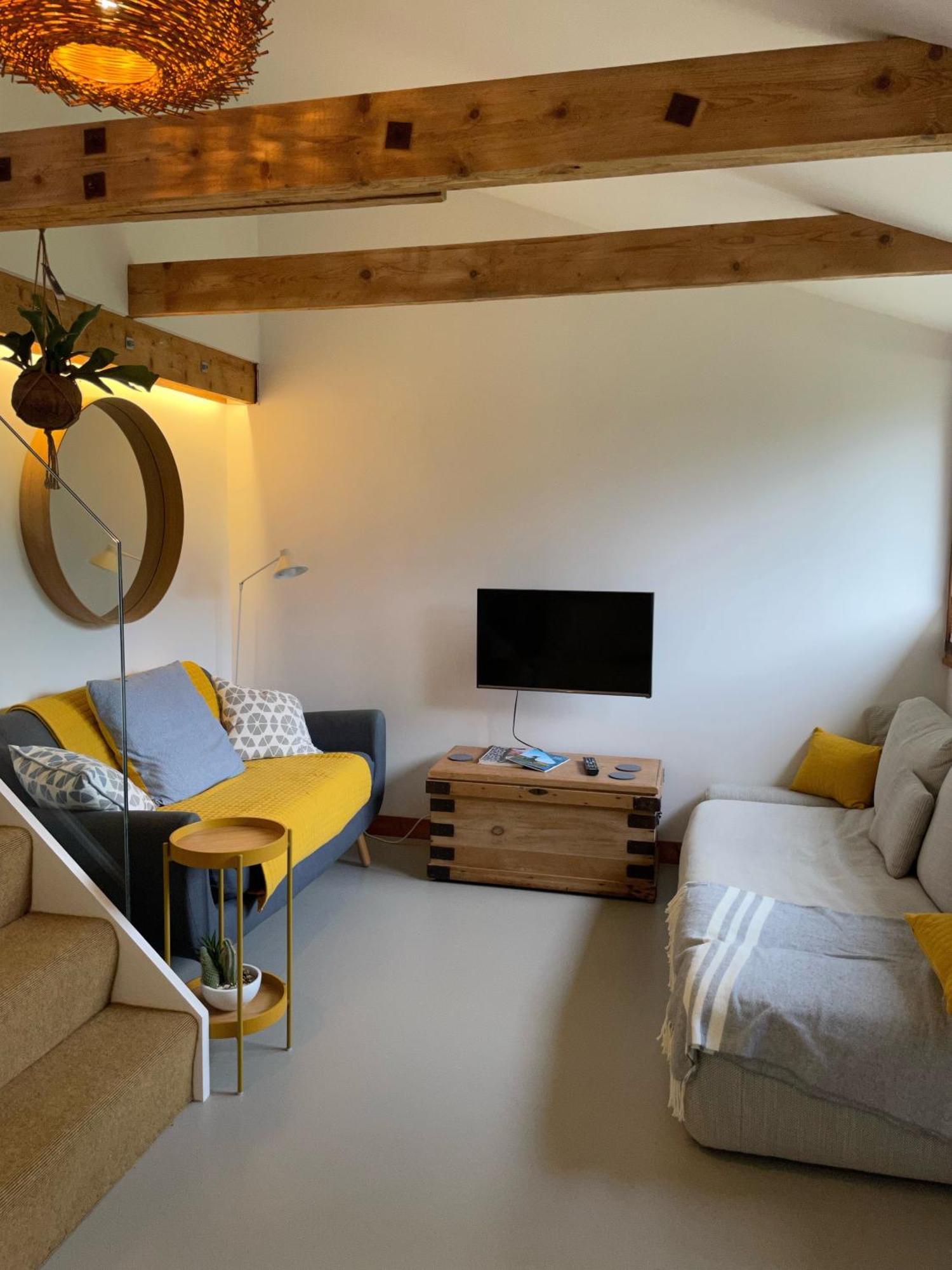Unique & Rural Child Friendly Annexe With Large Gardens, Games & Tennis Court - Chichester Holiday Properties Kültér fotó