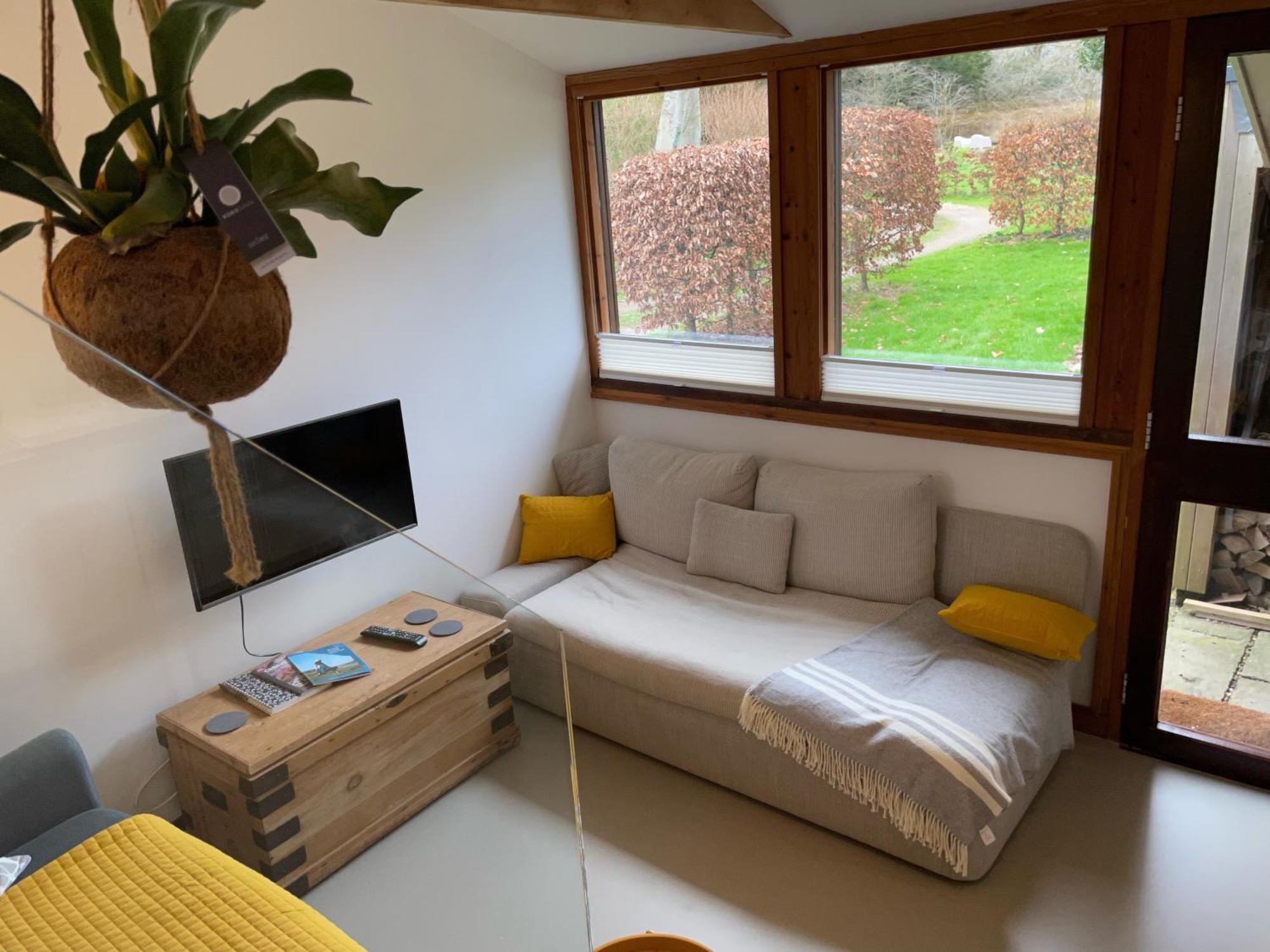 Unique & Rural Child Friendly Annexe With Large Gardens, Games & Tennis Court - Chichester Holiday Properties Kültér fotó