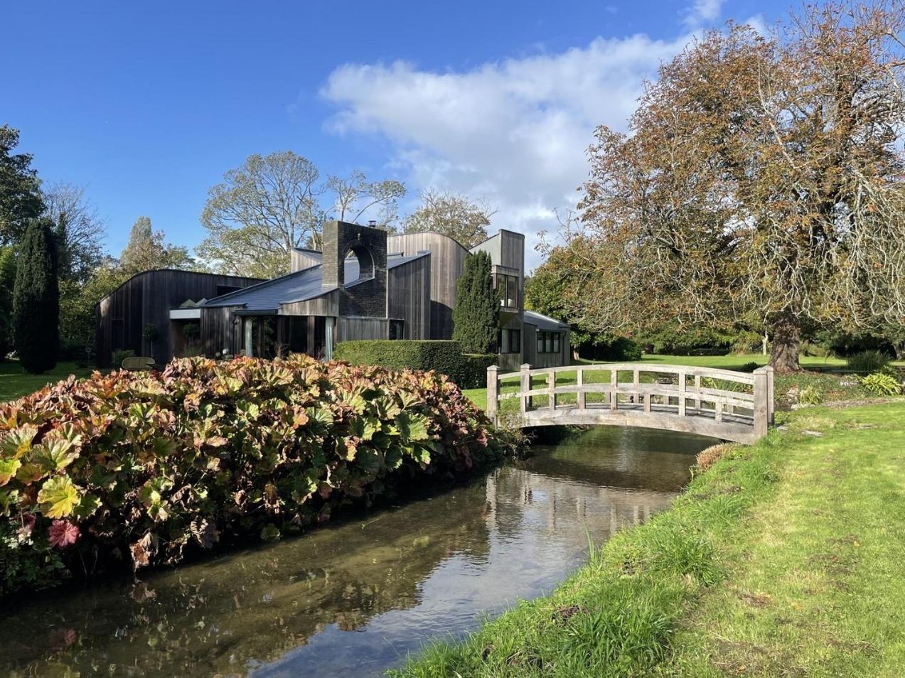 Unique & Rural Child Friendly Annexe With Large Gardens, Games & Tennis Court - Chichester Holiday Properties Kültér fotó