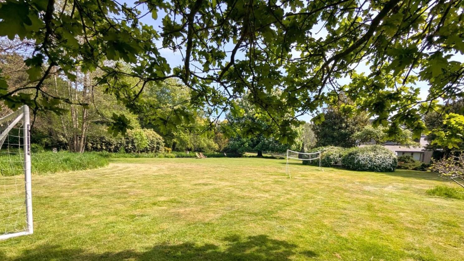 Unique & Rural Child Friendly Annexe With Large Gardens, Games & Tennis Court - Chichester Holiday Properties Kültér fotó
